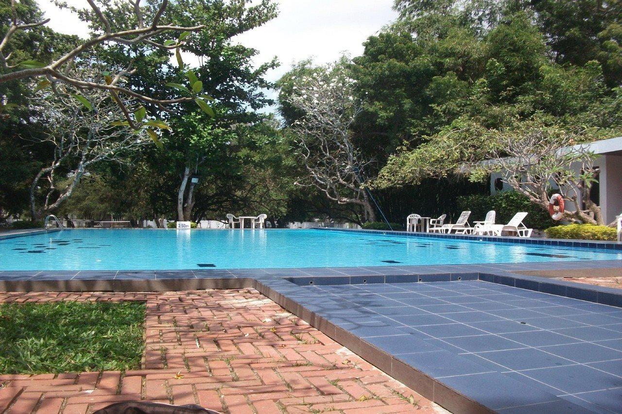 Peacock Beach Hotel Hambantota Bagian luar foto