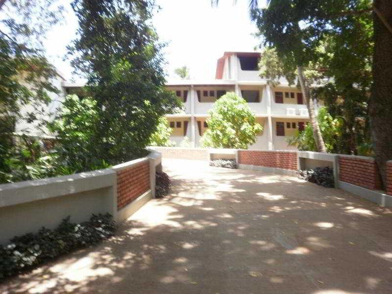 Peacock Beach Hotel Hambantota Bagian luar foto