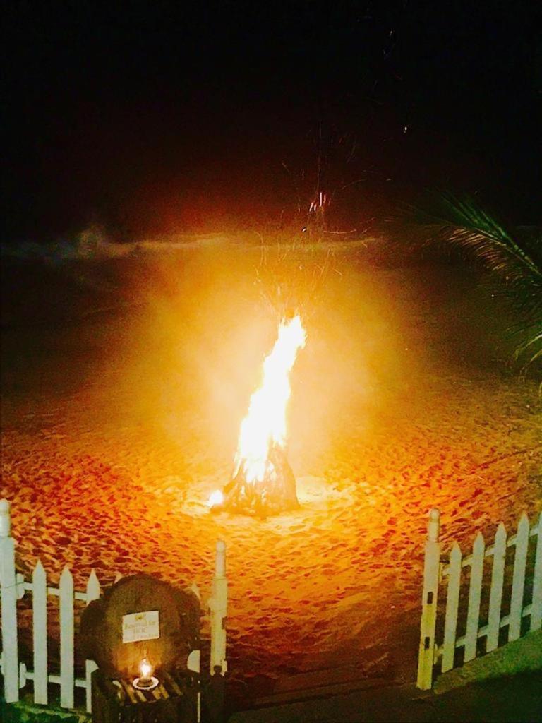 Peacock Beach Hotel Hambantota Bagian luar foto