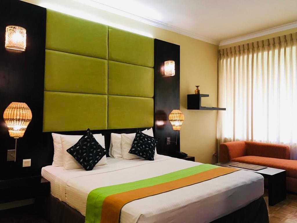 Peacock Beach Hotel Hambantota Bagian luar foto